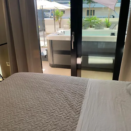 Capitol Exclusive With Private Terrace Apartment